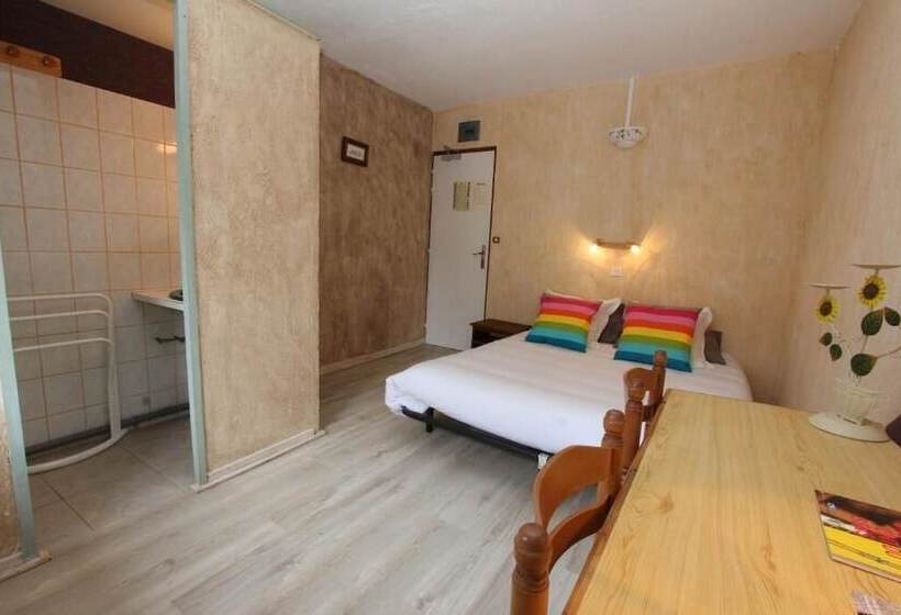 Номер Стандарт, Auberge De L Echauguette