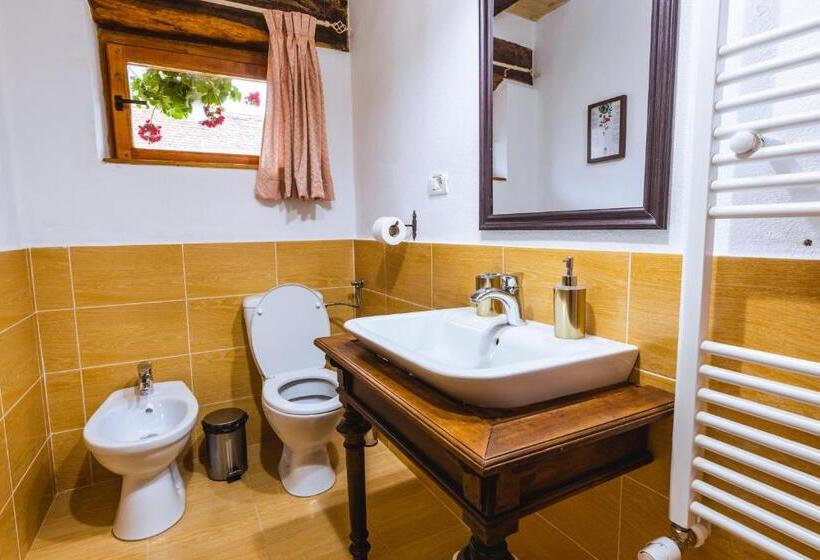 Дом 3 Спальни, Chalet Giuel