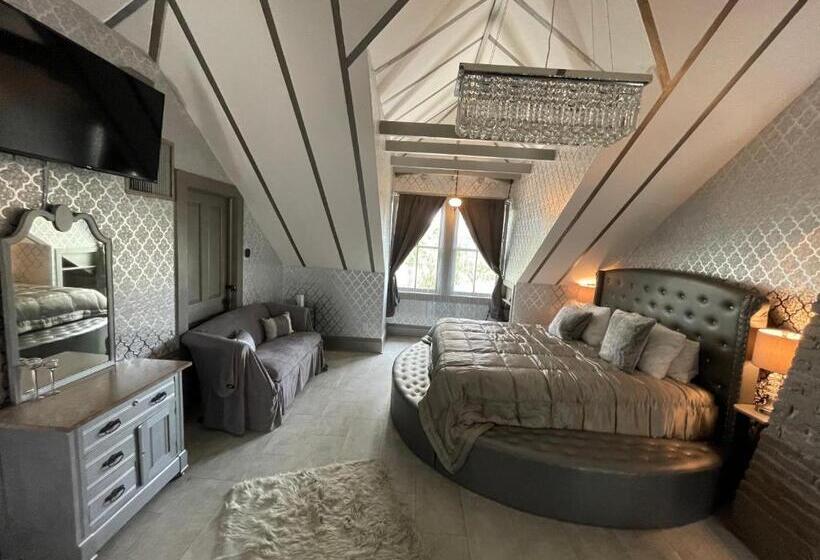 Deluxe Suite King Bed, 1001 Nights Historic Bed And Breakfast Adults Only