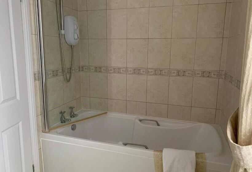 Семейный Номер, Peregrine House