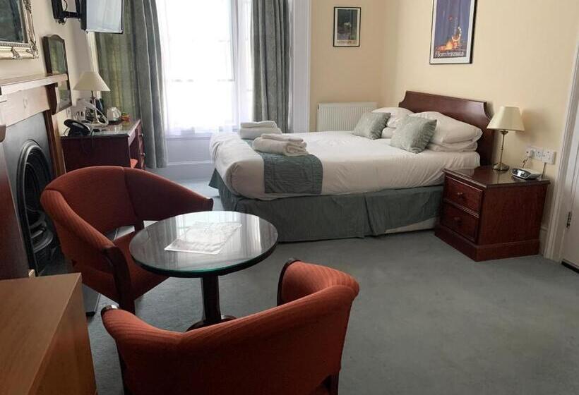 Семейный Номер, Peregrine House