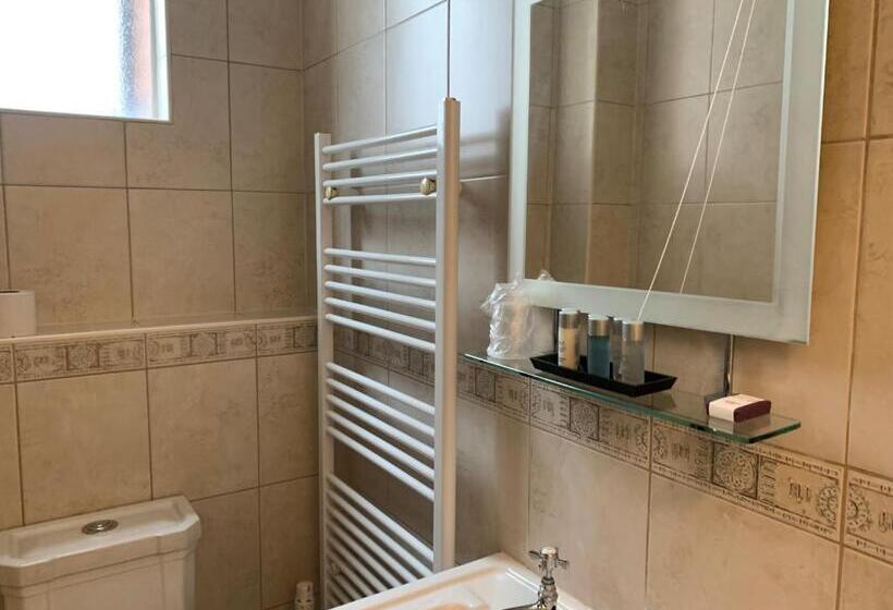 Eenvoudige Kamer, Peregrine House
