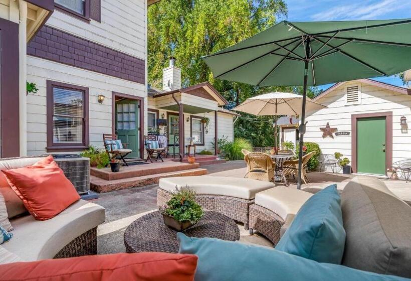 套房, Cinnamon Bear Creekside Inn