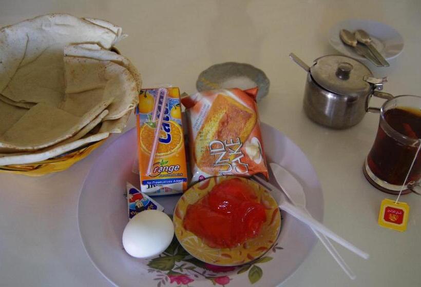 اتاق استاندارد چهار تخته, Sun Rise Hotel & Hostel & Tours