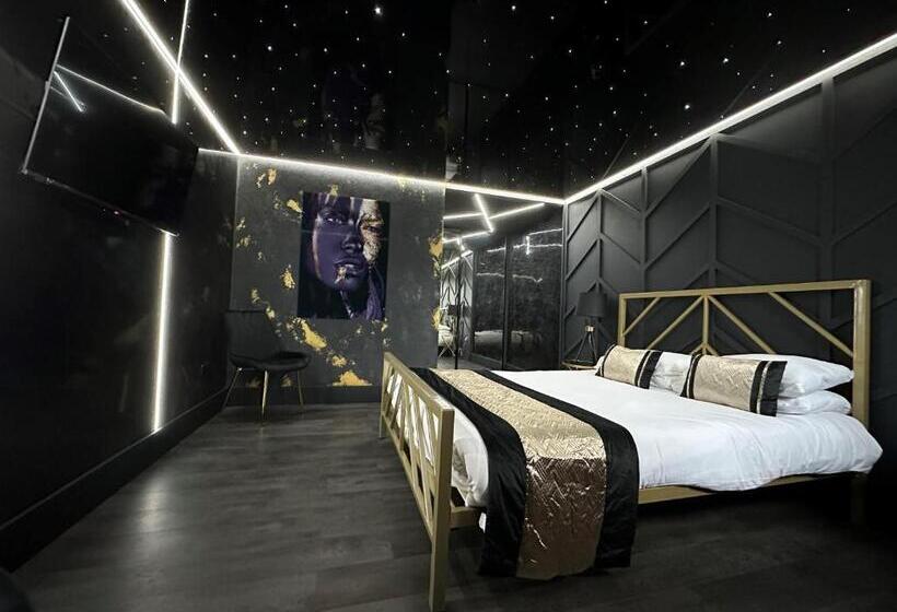 Номер Стандарт, The Great House