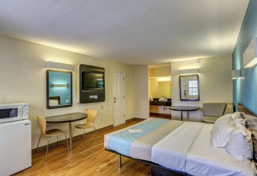 Номер Стандарт Кровать Кинг Адаптированный для Инвалидов, Motel 6 Dickson, Tn