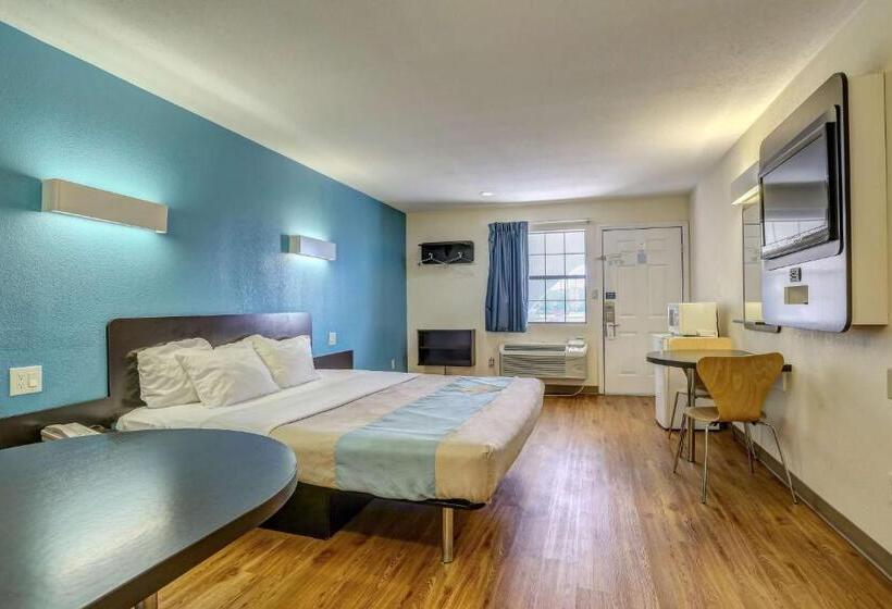 Номер Стандарт Кровать Кинг Адаптированный для Инвалидов, Motel 6 Dickson, Tn