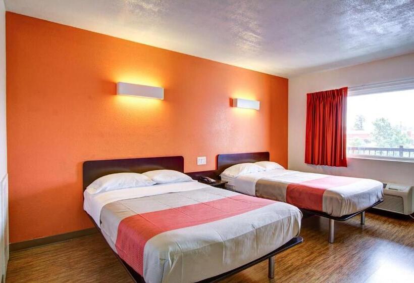 Четырехместный Номер Стандарт, Motel 6 Richfield, Oh
