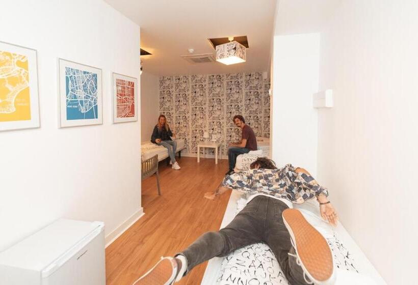 Standard Room Shared Bathroom, Lisbon Destination Hostel