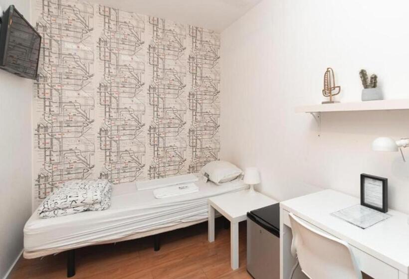 Standard Single Room Shared Bathroom, Lisbon Destination Hostel