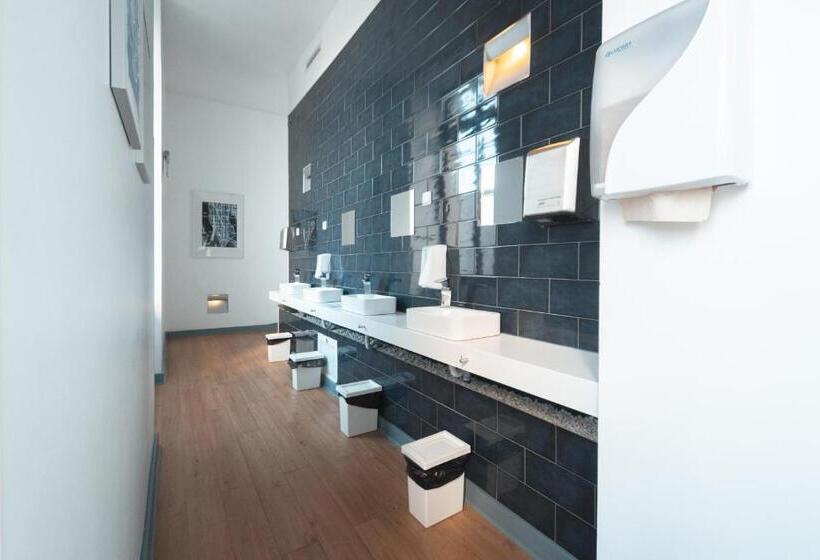 Standard Single Room Shared Bathroom, Lisbon Destination Hostel