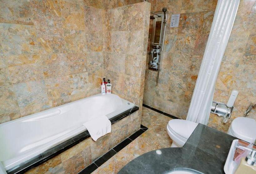 سوییت, A25 Luxury