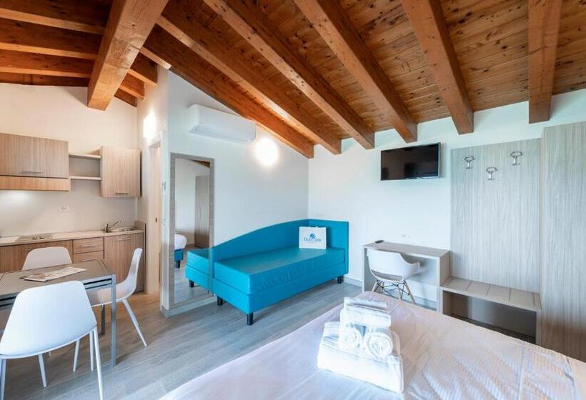 استودیوی استاندارد, Club Del Sole Desenzano Lake Village