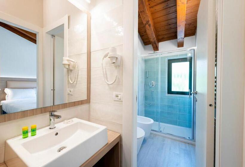 1 Bedroom Apartment Lake View, Club Del Sole Desenzano Lake Village