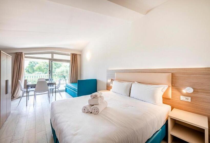 1 Bedroom Apartment Lake View, Club Del Sole Desenzano Lake Village
