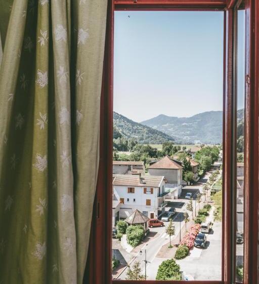 Апартаменты 2 Спальни, Terres De France   Appart Hotel Le Splendid