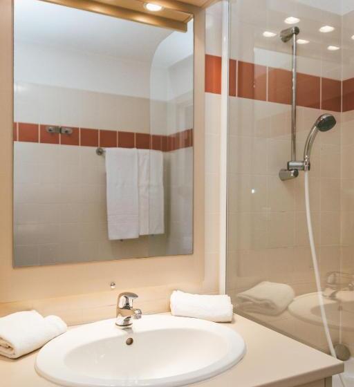 Апартаменты 2 Спальни, Terres De France   Appart Hotel Le Splendid