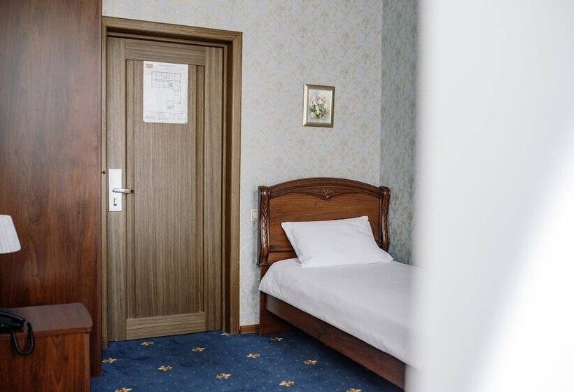 اتاق استاندارد یک نفره, Mirros Hotel Moscow Kremlin
