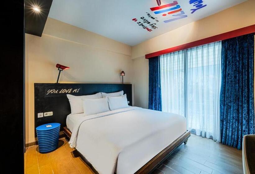 استودیوی استاندارد, Viva Dash Hotel Seminyak