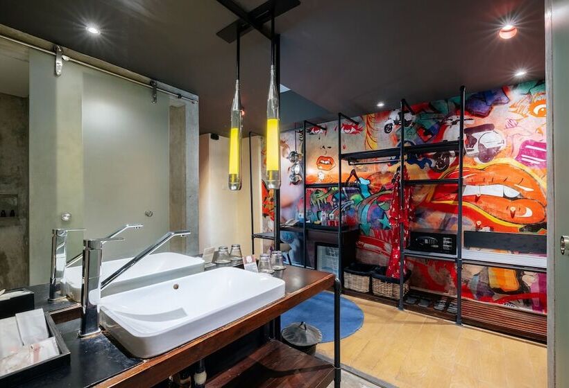 استودیوی استاندارد, Viva Dash Hotel Seminyak