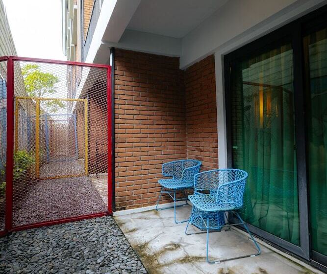 استودیوی استاندارد, Viva Dash Hotel Seminyak