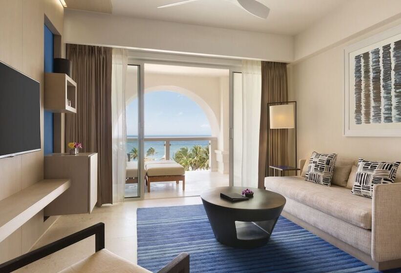 سوییت جونیور با چشم‌انداز دریا, Hyatt Ziva Rose Hall All Inclusive