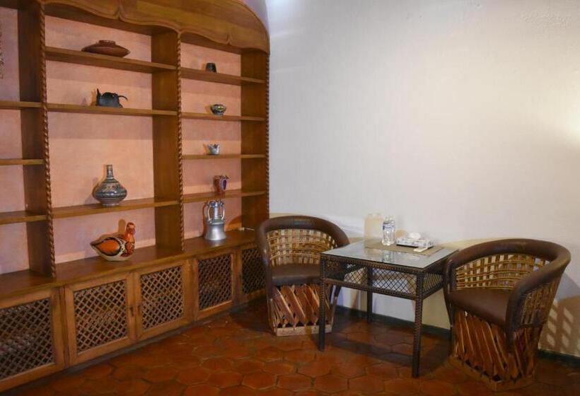 اتاق لوکس, La Joyita Cuernavaca
