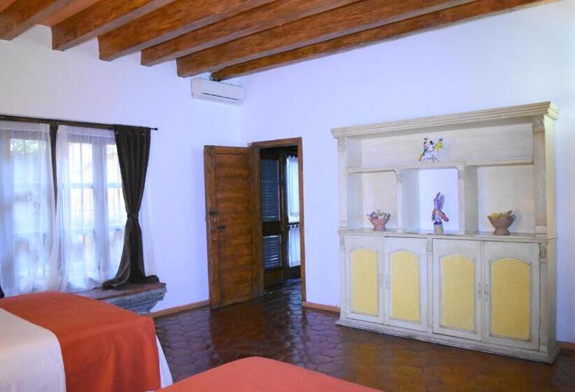 اتاق لوکس, La Joyita Cuernavaca