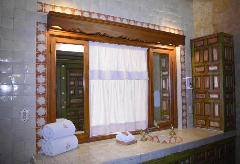 اتاق لوکس با تخت بزرگ, La Joyita Cuernavaca