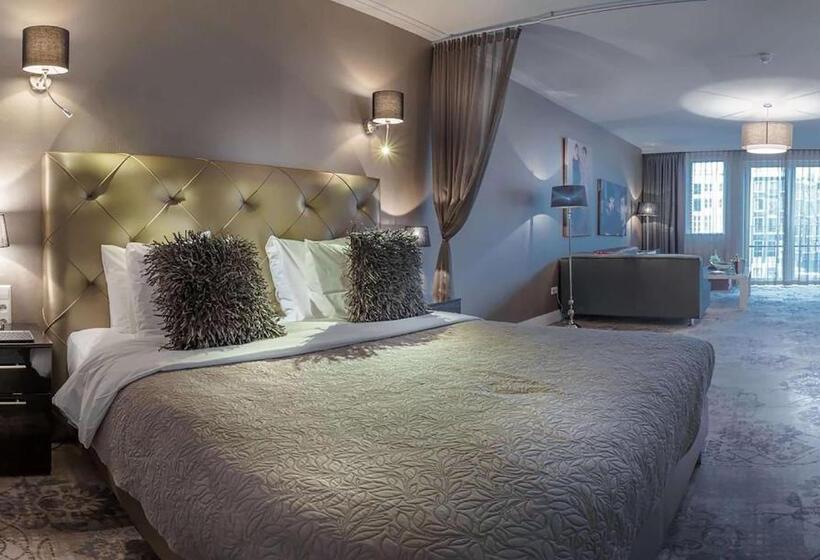 Королевский Люкс, Luxury Suites Amsterdam