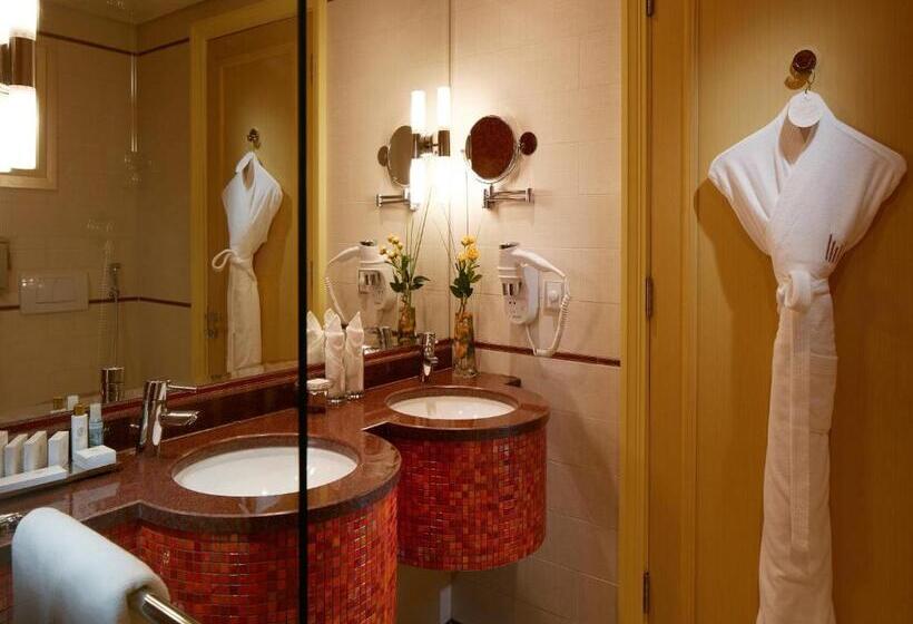 اتاق استاندارد با تخت بزرگ, Millennium Hotel & Convention Centre Kuwait