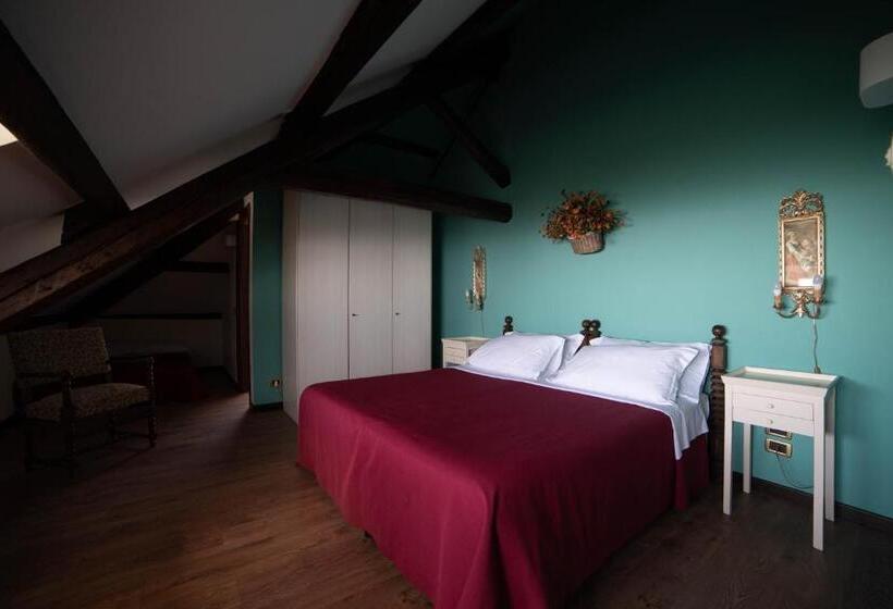 اتاق استاندارد چهار تخته, Villa Dorata