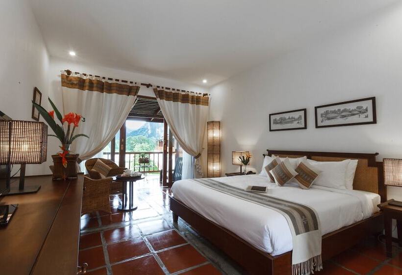 Номер Deluxe Вид на Горы, Riverside Boutique Resort, Vang Vieng