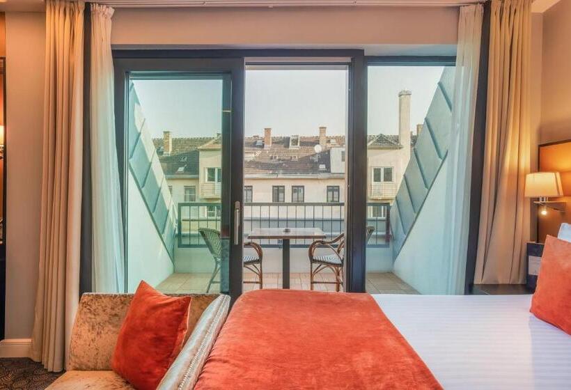 Номер Deluxe с Балконом, Eurostars Danube Budapest