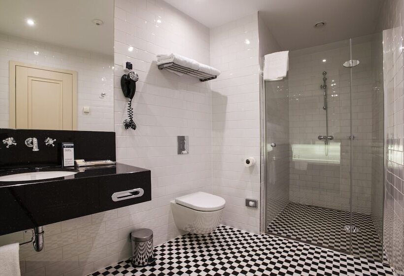 Номер Стандарт, Eurostars Danube Budapest
