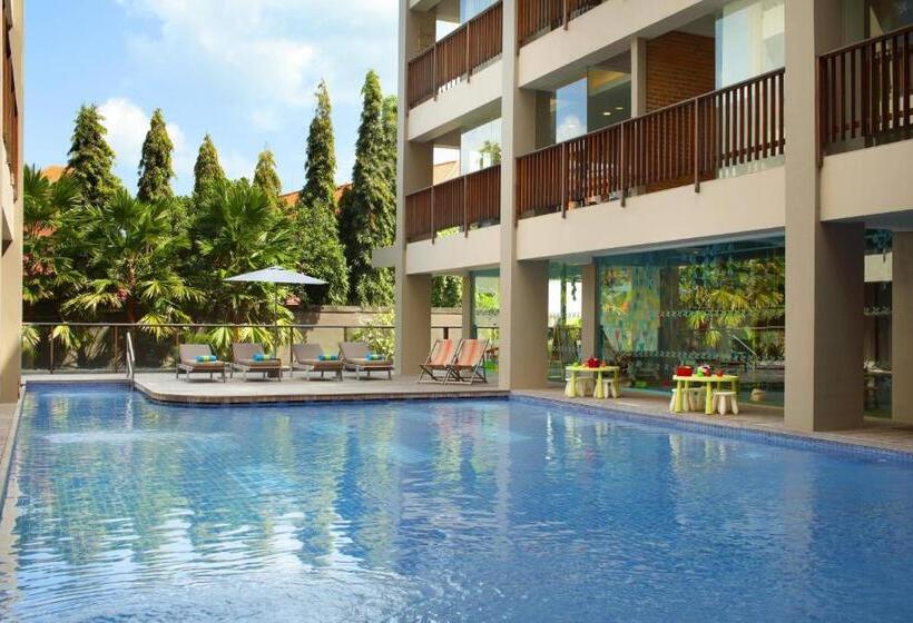 Номер Deluxe Вид на Бассейн, Four Points By Sheraton Bali, Kuta