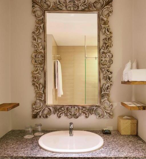 Номер Deluxe Вид на Озеро, Four Points By Sheraton Bali, Kuta