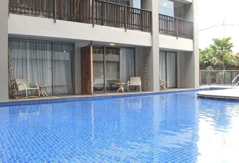 Номер Стандарт Двуспальная Кровать, Four Points By Sheraton Bali, Kuta