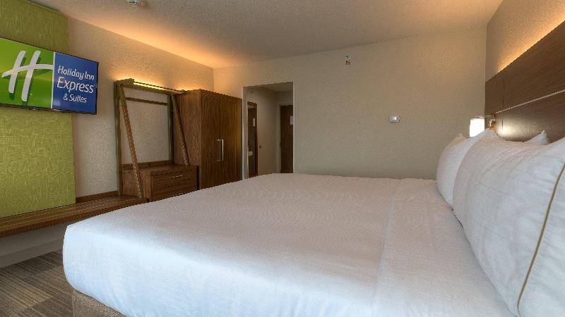 סוויטה מותאמת לאדם עם מוגבלויות, Holiday Inn Express & Suites Tulsa Midtown, An Ihg