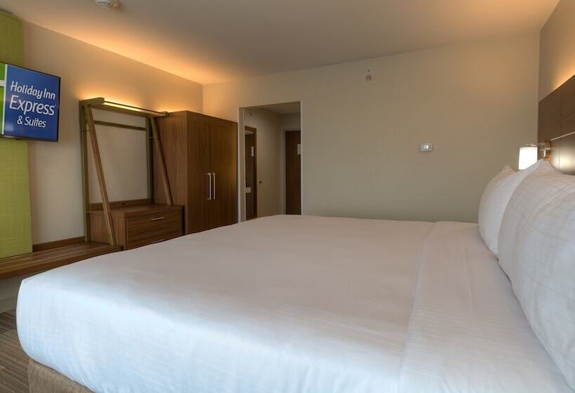 סוויטה מותאמת לאדם עם מוגבלויות, Holiday Inn Express & Suites Tulsa Midtown, An Ihg
