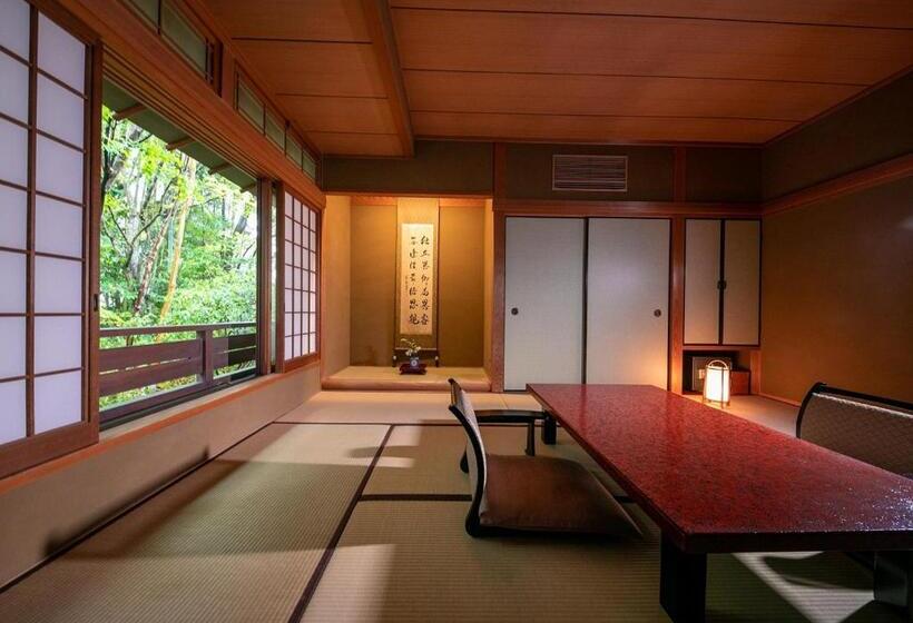 Номер Стандарт, Yufuin Onsen Hinoharu Ryokan