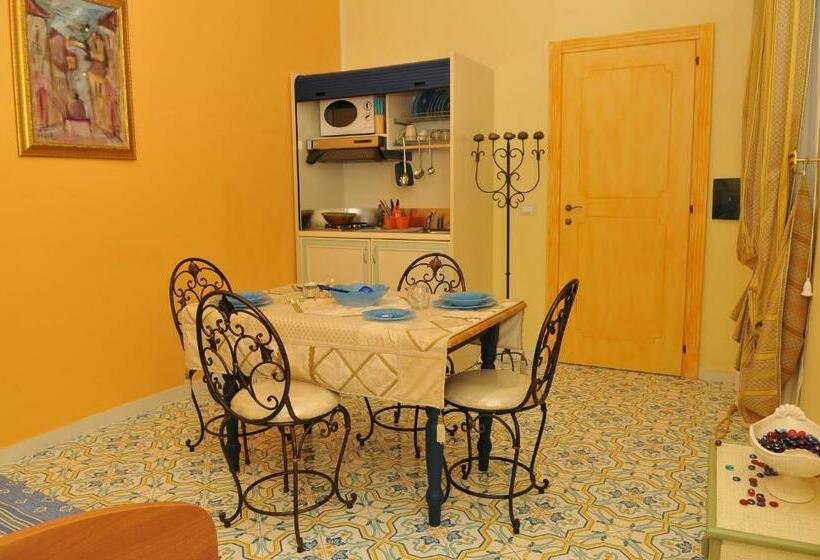 Люкс с Балконом, Albergo Roses