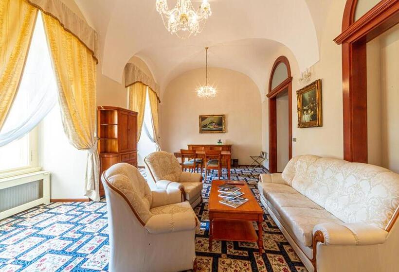 Люкс, Chateau Zbiroh