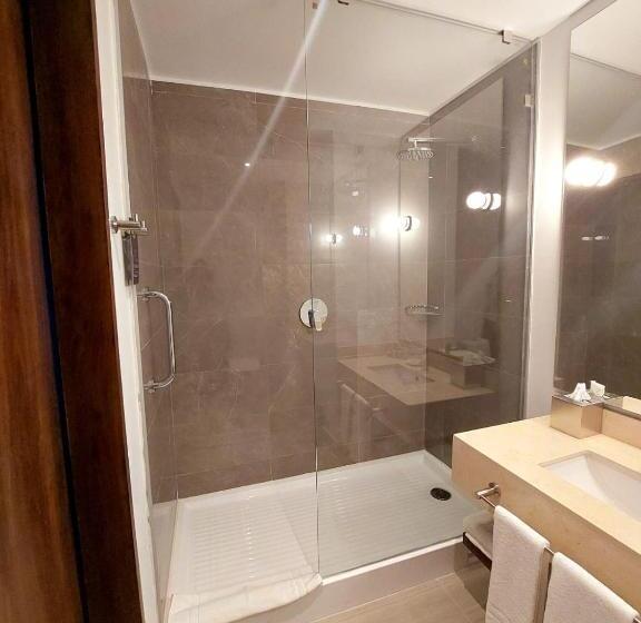 اتاق استاندارد با تخت بزرگ, Courtyard By Marriott Santiago Airport