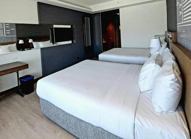 Habitación Estándar 2 Camas Matrimonio, Courtyard By Marriott Santiago Airport