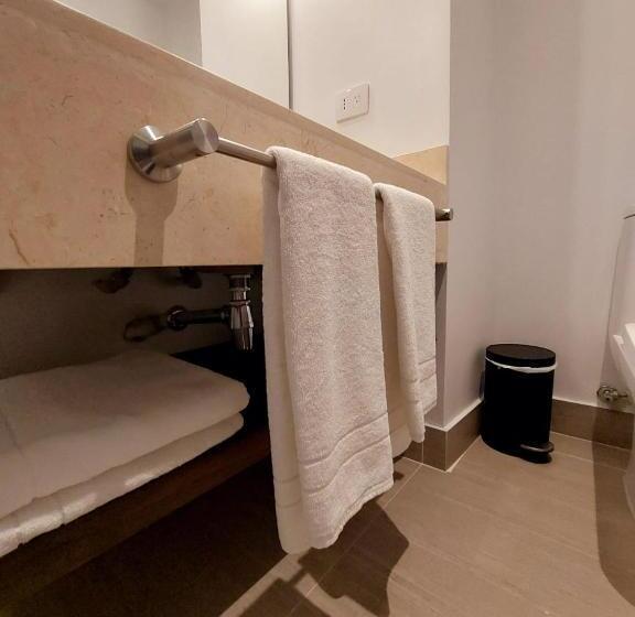 اتاق استاندارد با 2 تخت دوبل, Courtyard By Marriott Santiago Airport