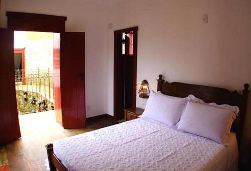 Quarto Estandar Cama Casal, Pousada Araujo Bazilio