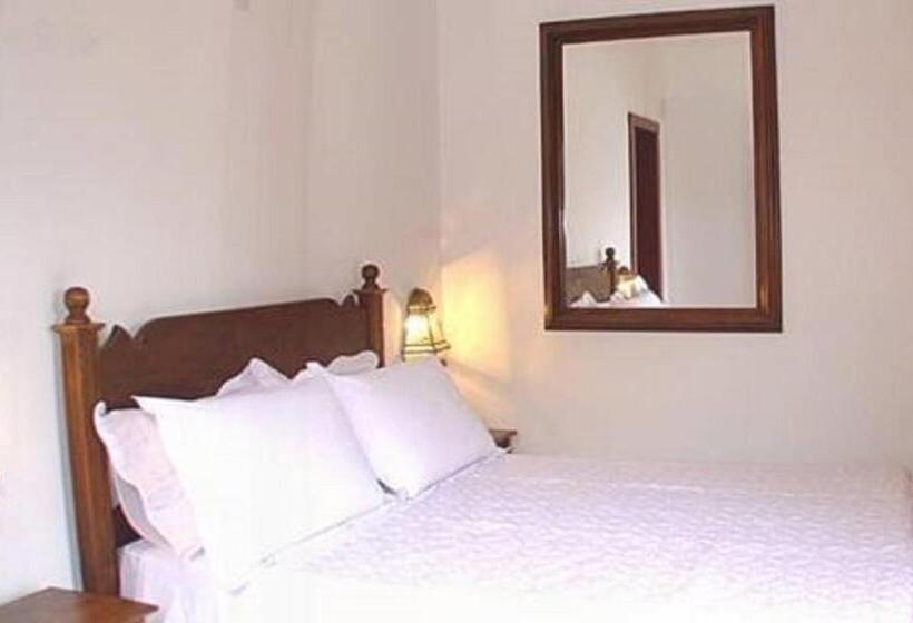 Quarto Estandar Cama Casal, Pousada Araujo Bazilio