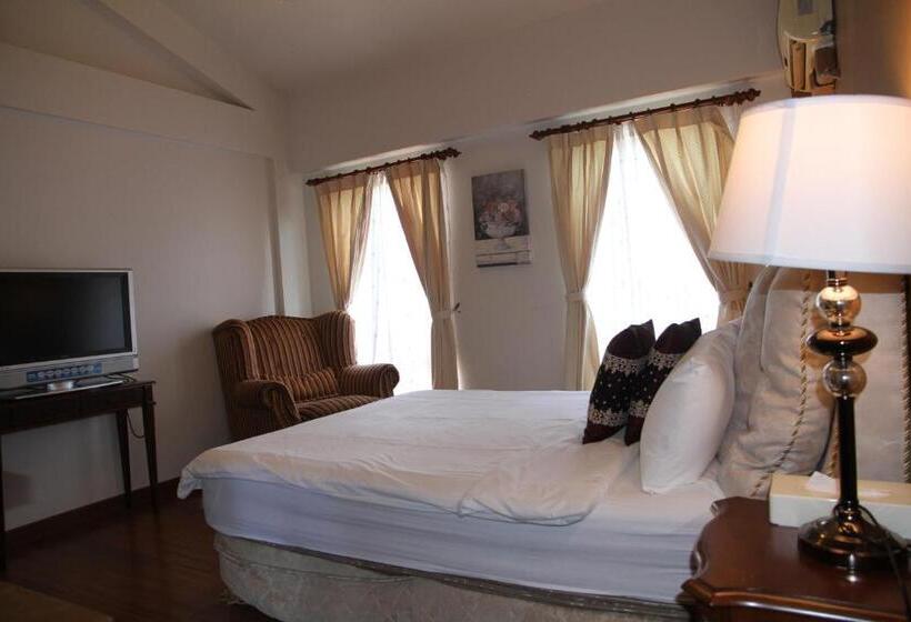 اتاق کلاسیک چهارنفره, Champs Elysees Guesthouse