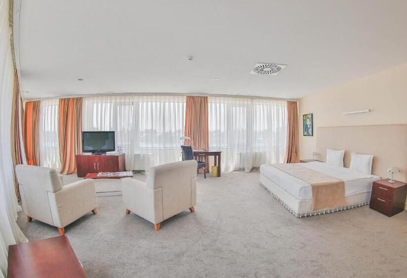 سوئیت با بالکن, Arena Hotel Kur